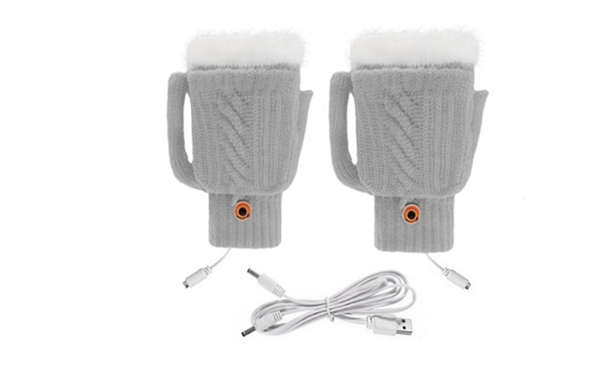 Image 6: Beer Mug-Shaped USB Heated Gloves