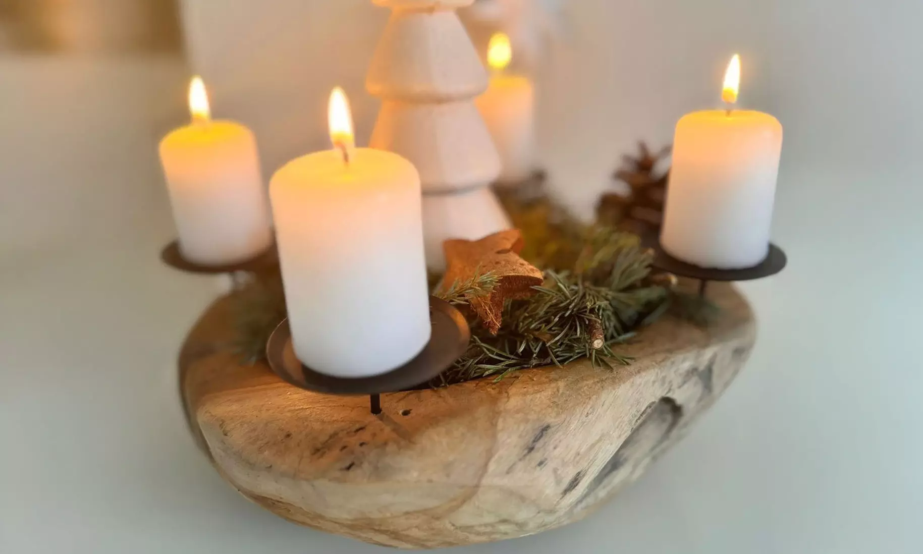Adventskranz aus Wurzel-Teakholz