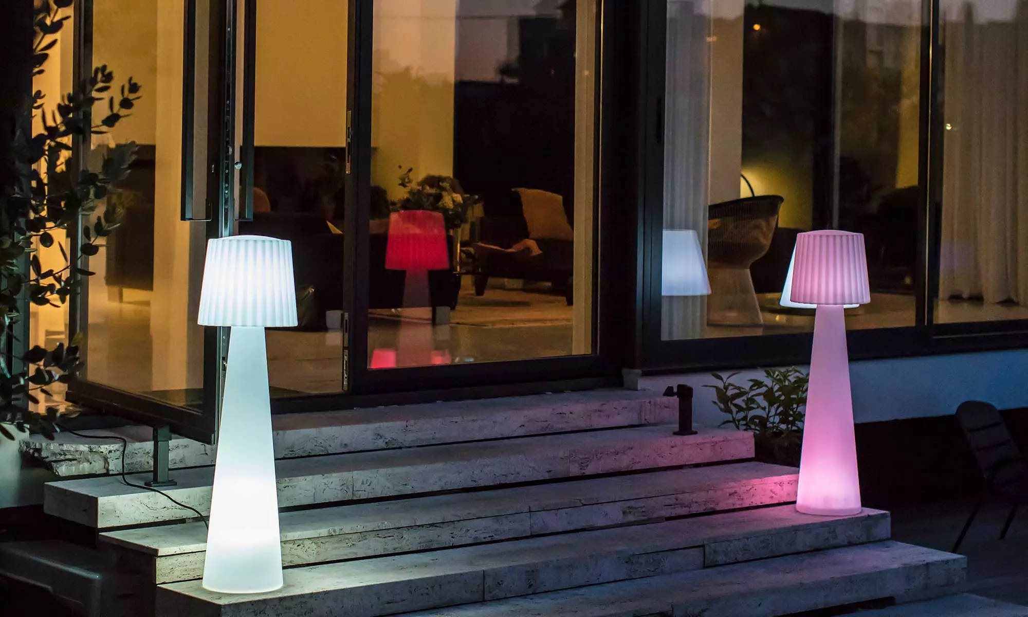 1 ou 2 lampadaires design sans fil LED multicolores dimmables LADY H110cm avec télécommande - Primary Image