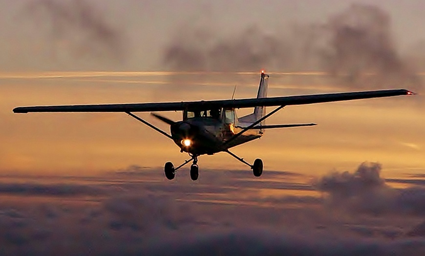 Image 2: Flying Lesson 