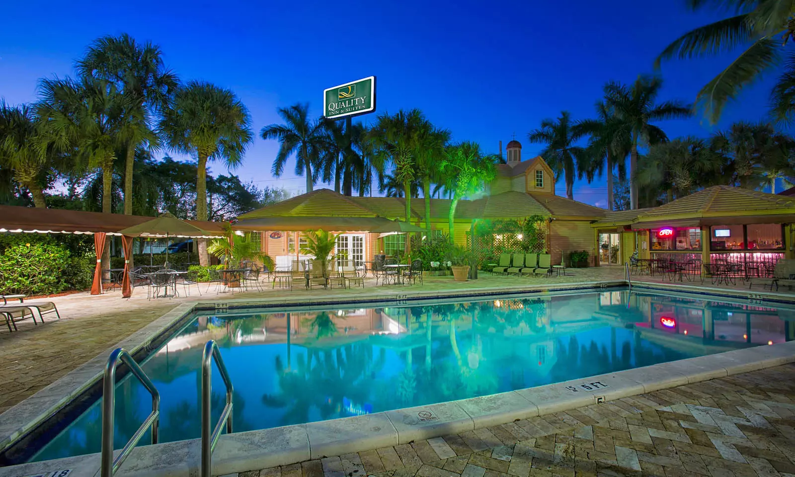 Stay at Quality Inn & Suites Airport/Cruise Port South in Hollywood, FL. - Primary Image