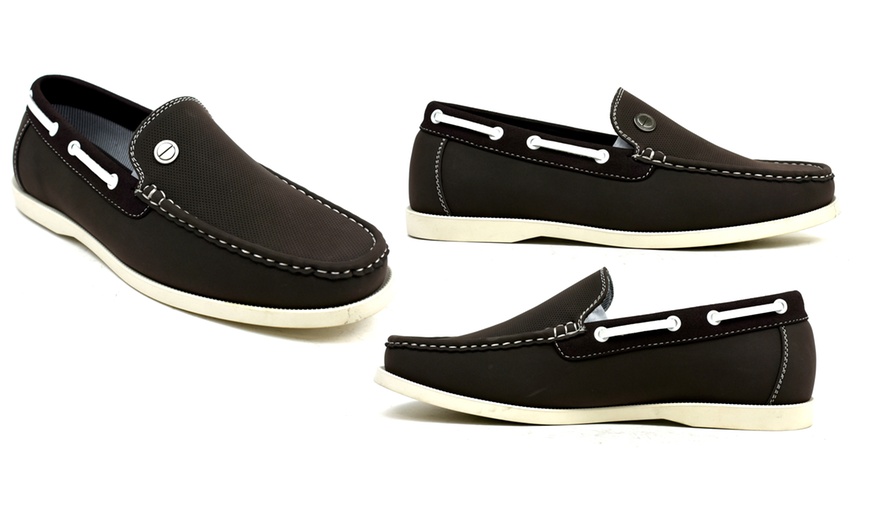 Image 5: Men's Slip-On Boat Shoes