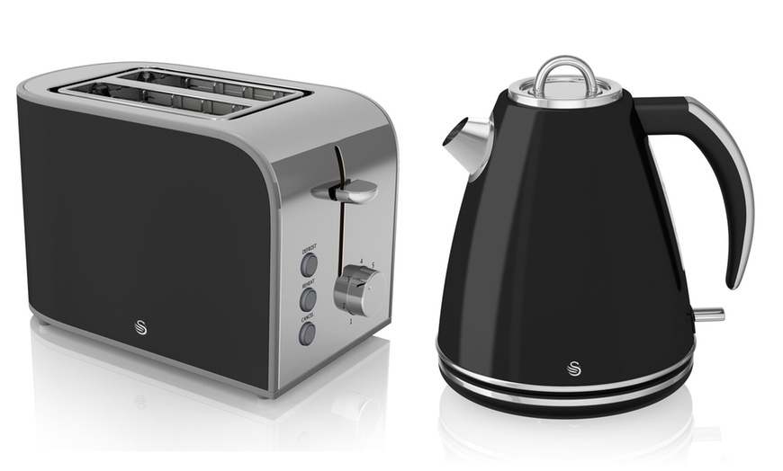 Image 2: Swan Two-Slice Toaster and Kettle