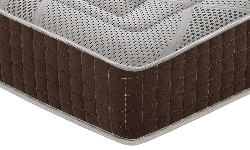 Image 5: Matelas à mémoire de forme avec 13 zones différenciées