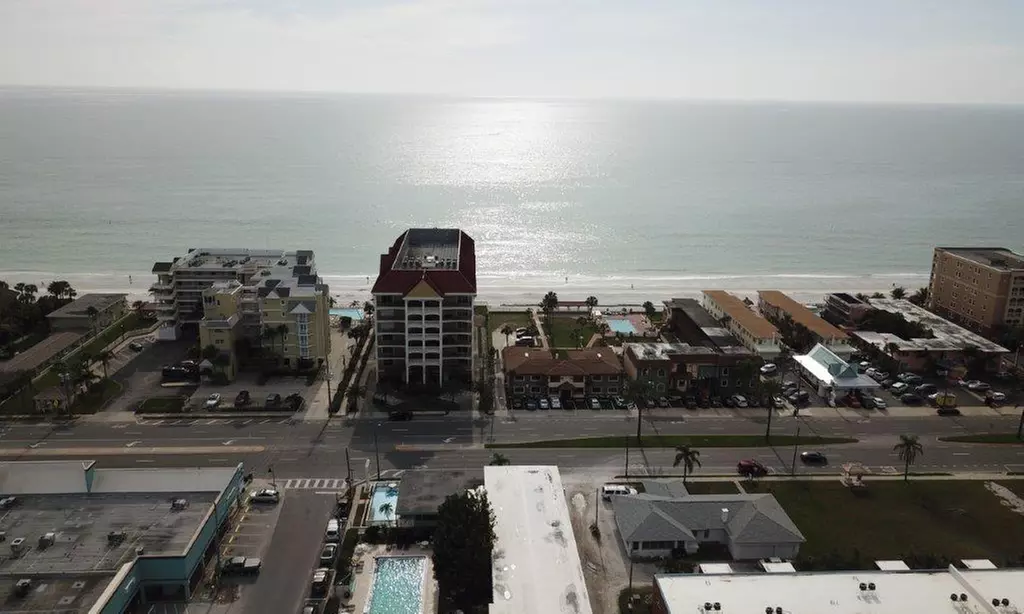 2-Night Stay for Two in a Standard Queen or Double Room with Wine at Retro Boutique Motel in North Redington Beach, FL - Image 7