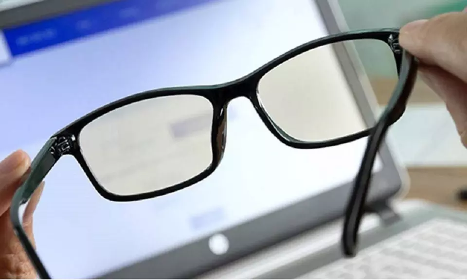 1, 2 ou 3 paires de lunettes anti-reflets (sans ordonnance) - Primary Image