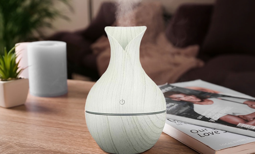 Image 2: LED Colour Changing Patterned Vase Diffuser