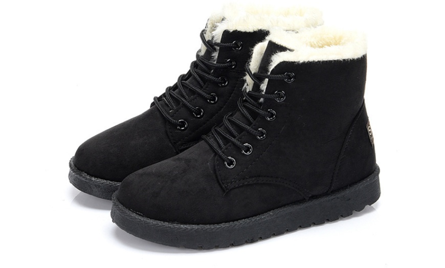 Image 3: Women's Winter Martin Boots