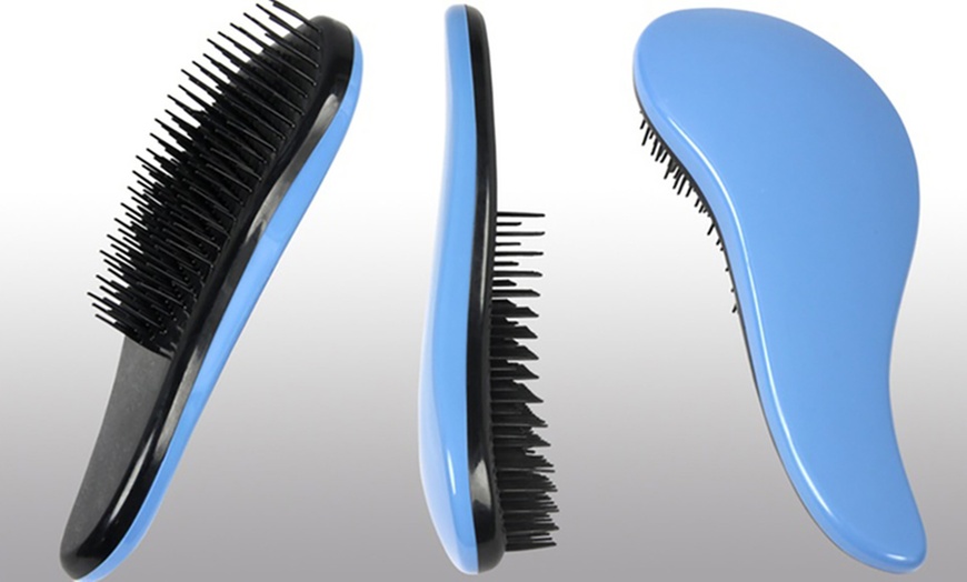 Image 9: Detangling Hair Brushes