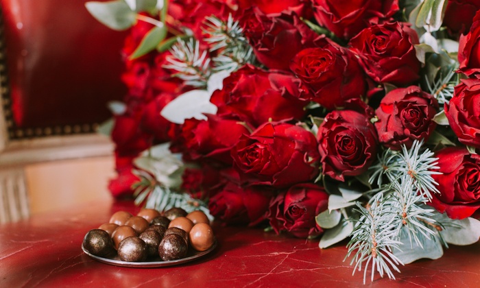 Un Bouquet De Roses Pour Noël Les Fleurs De Nicolas Groupon