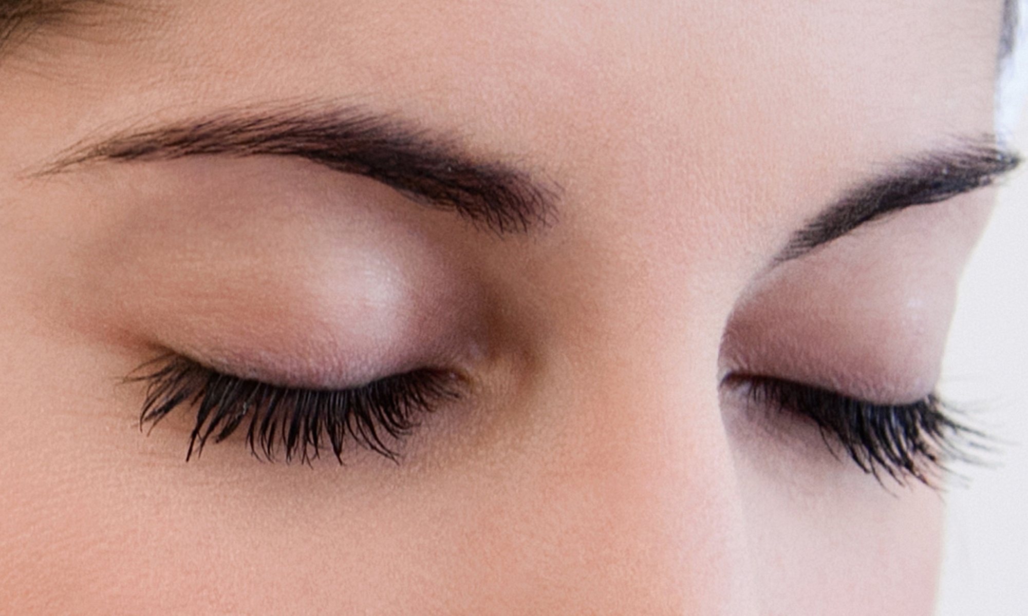 Advanced Eyebrow Stimulation with Precision Craftsmanship