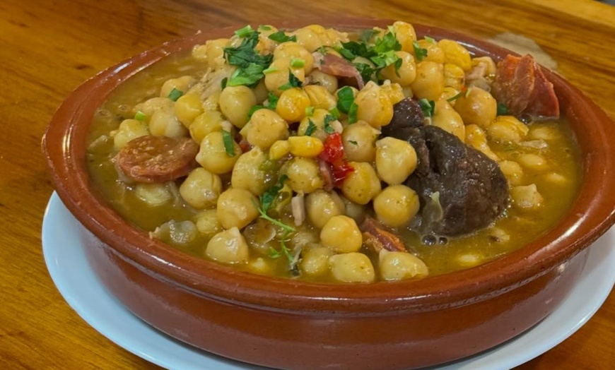 Image 10: Menú canario o parrillada con entrantes, postre y bebidas