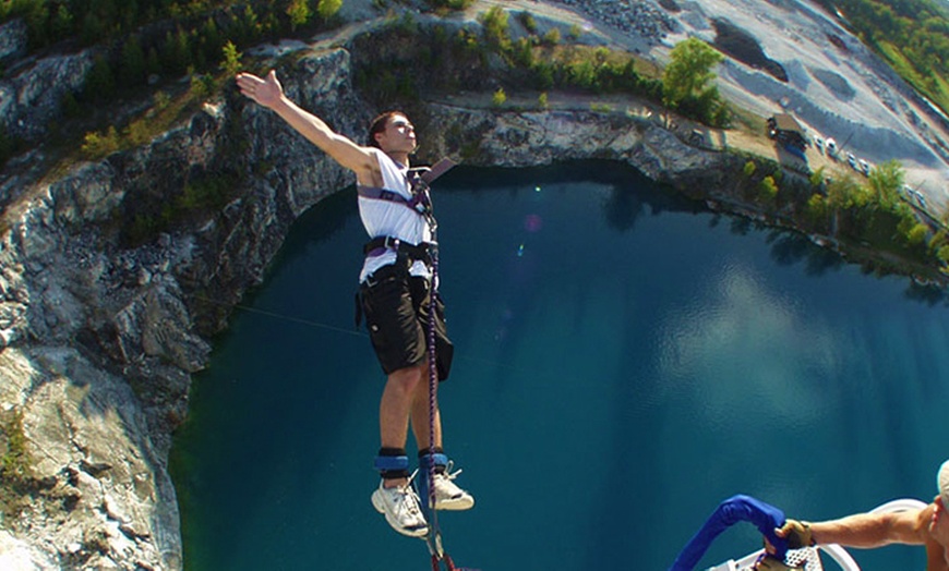 Image 1: Exceptionnal! Bungee Jumping