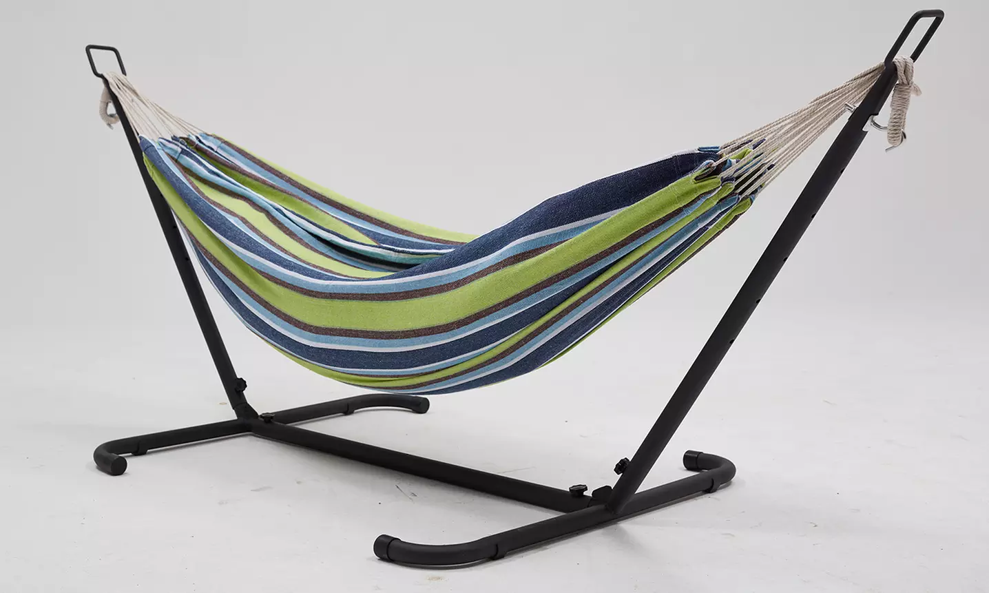 Hamac en toile Kocoon avec support "Saguedo"