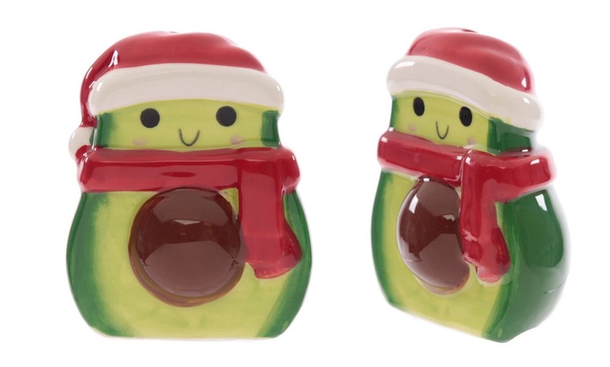 Image 7: Christmas Salt and Pepper Set