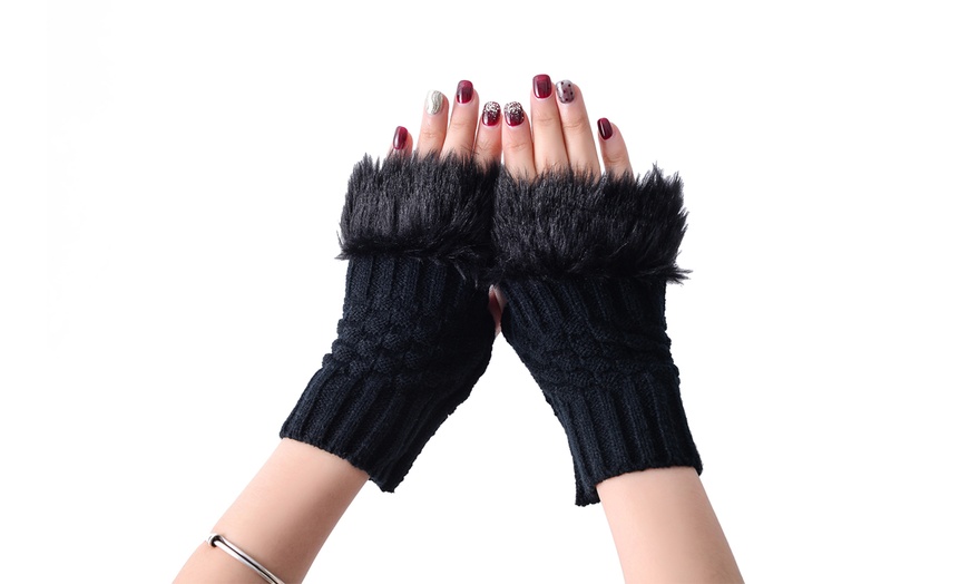 Image 2: Women's Furry Fingerless Gloves