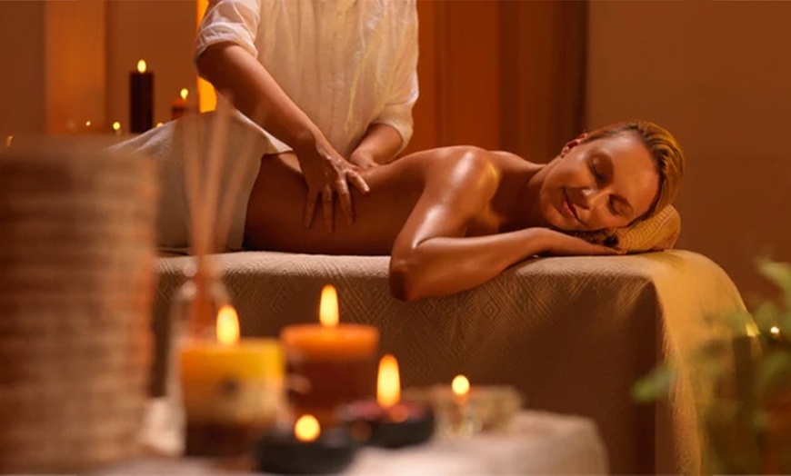 Image 2: Massage suédois ou ayurvédique avec Karima Dahmane