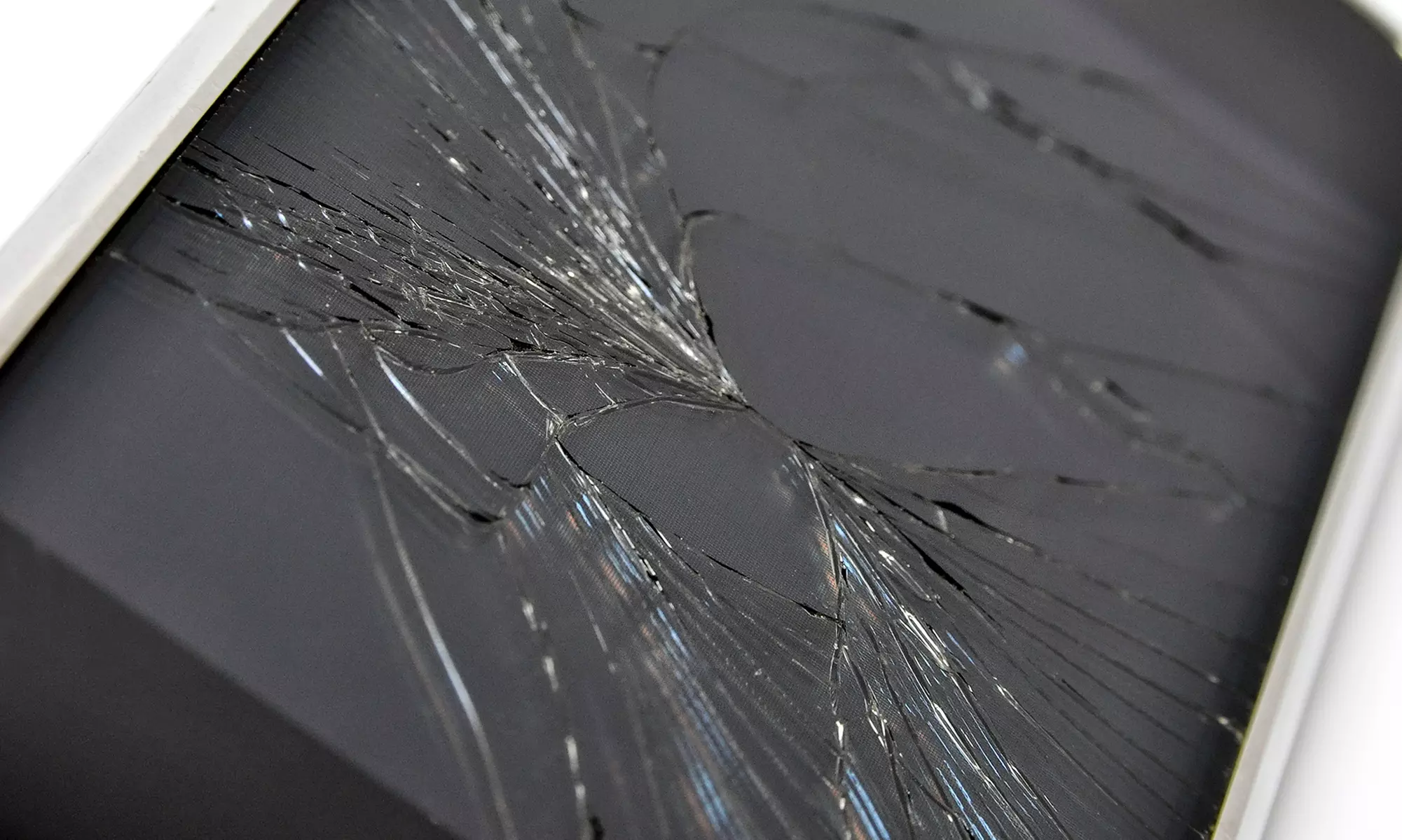 Screen Repair for an iPhone 5 or an iPad 2, 3, 4, Mini, or Air at Bartlett Electronics (Up to 44% Off) - Primary Image