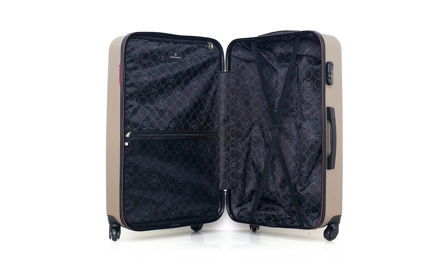 Image 19: Three-Piece Luggage Set