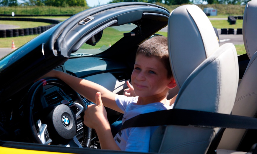 Image 2: Au volant dès 6 ans : révéler le pilote qui sommeille en vos enfants