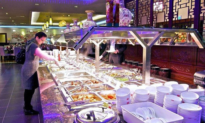 Image 1: All-you-can-eat Asia-Buffet