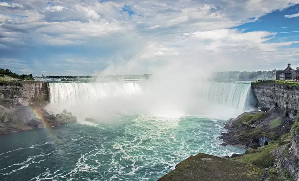 Stay with Dining Credits and Slot-Play Casino Credit at Best Western Fallsview in Niagara Falls, ON - Second Medium