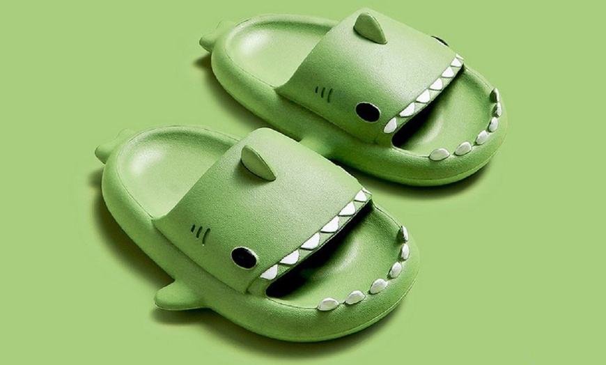 Image 6: Kids' Shark Sliders