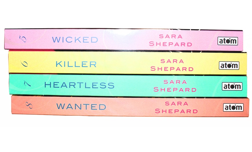 Image 9: Pretty Little Liars Books Set