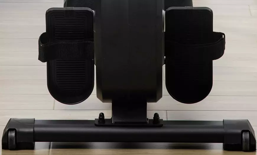 Image 4: HomCom Adjustable Rowing Machine for Indoor Fitness 