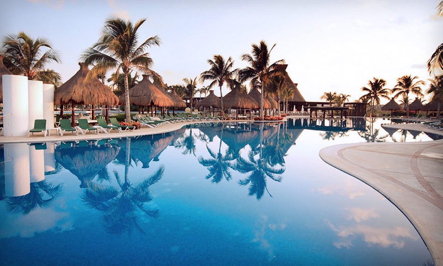 Ocean Breeze Hotel Riviera Maya in - Miami | Groupon Getaways