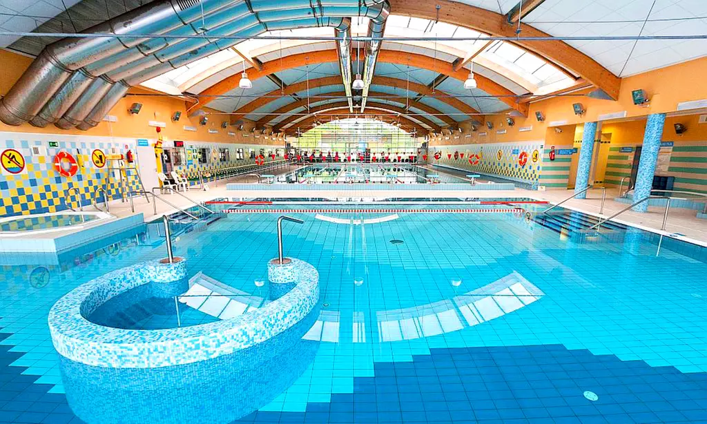 Ustronie Morskie k. Kołobrzegu: pokój single lub standard dla 1-2 os. z wyżywieniem i rehabilitacją w OW Borgata - Primary Image