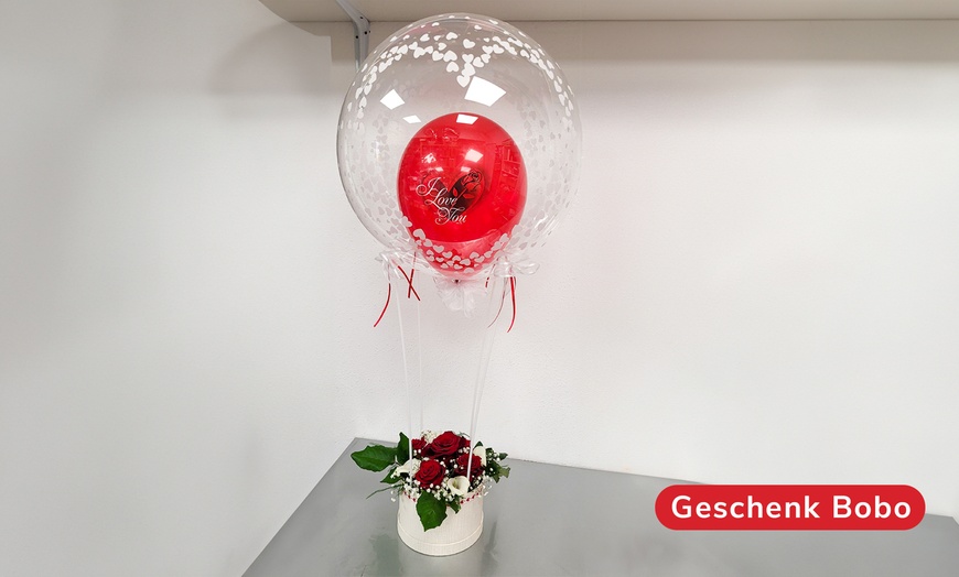 Image 2: Romantische Geschenkideen: Luxuriösen Ballons, Blumensträußen & mehr