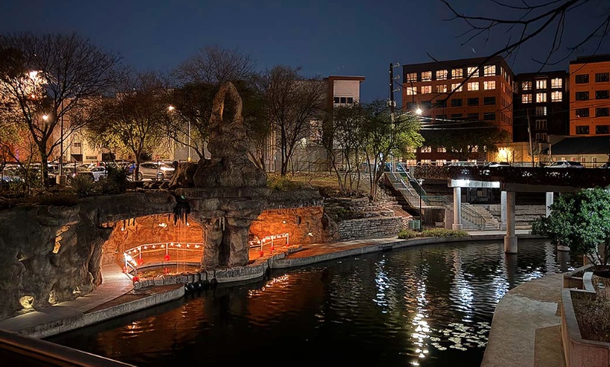Image 8: One or Two Day Tour by Old Town Trolley Tours Of San Antonio