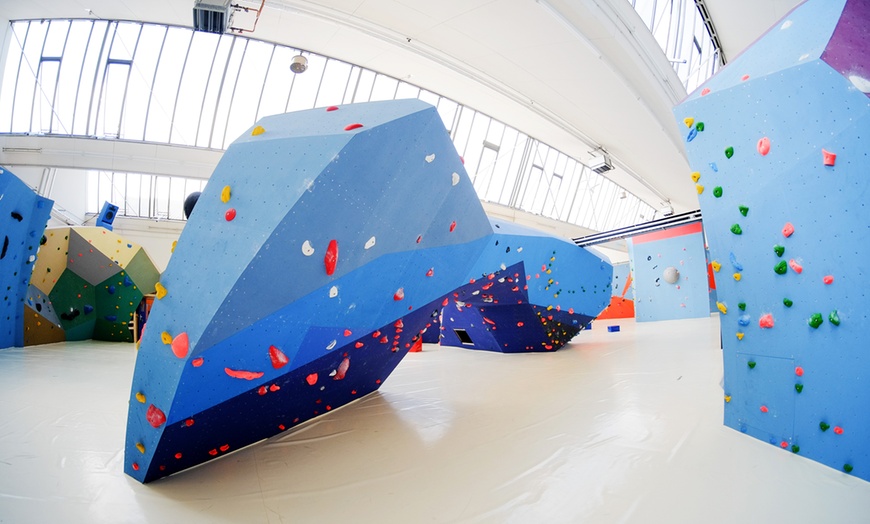 Image 1: Bouldern mit Pizza und Getränk