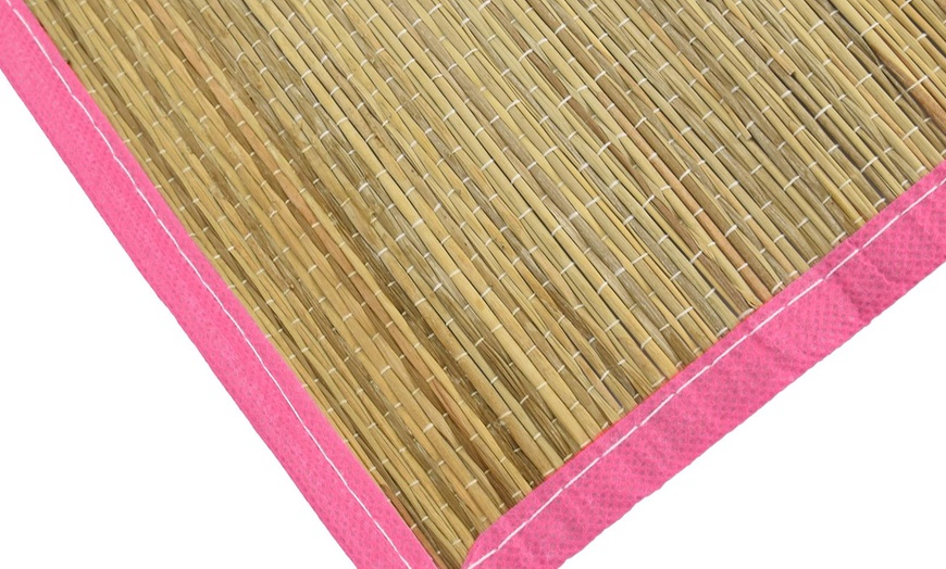 Image 7: Straw Beach Mat