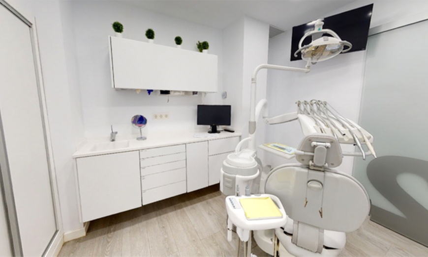 Image 9: ✨ Limpieza bucal con opción a blanqueamiento dental en Torcaldent