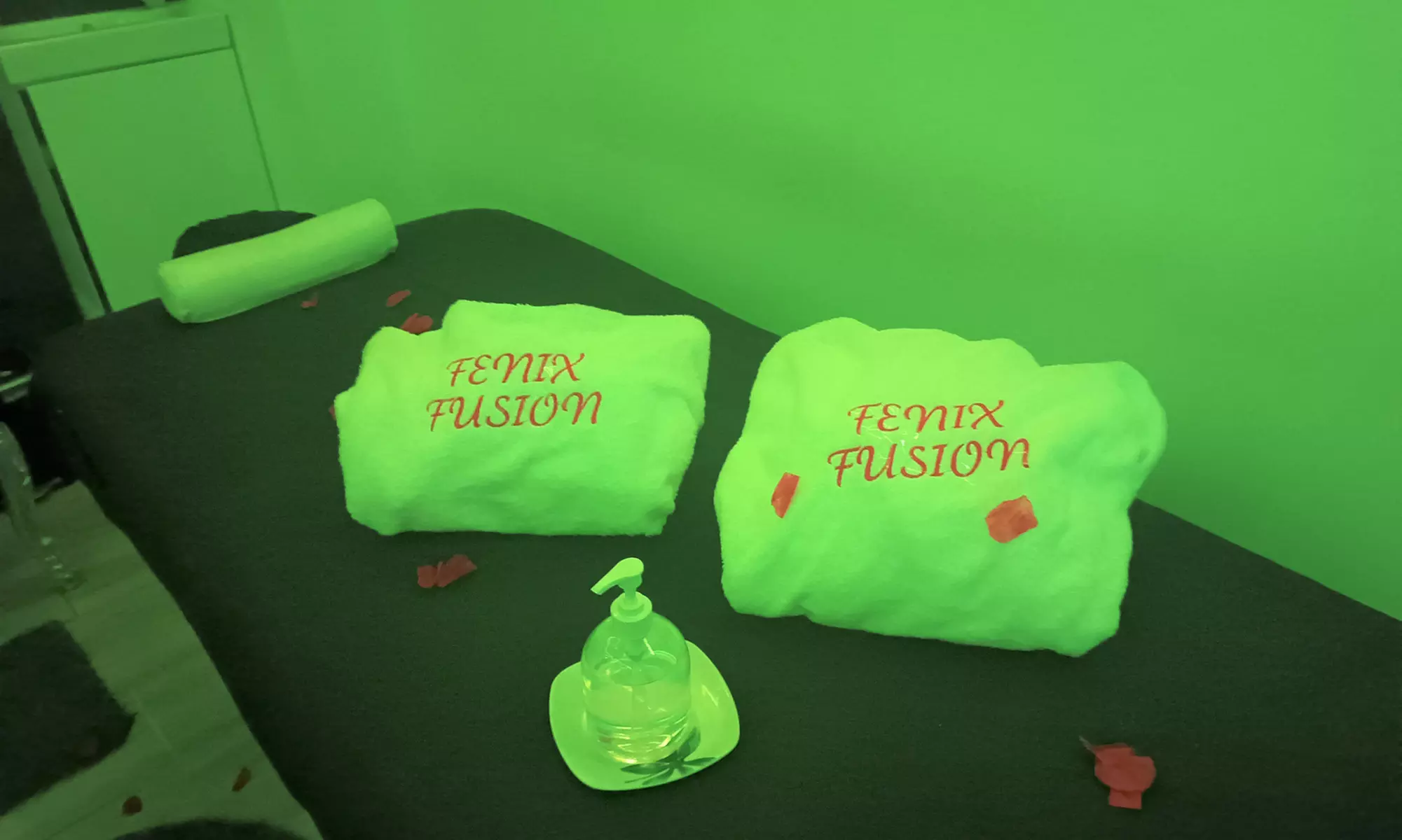 ♥ Masaje relajante en pareja de 40 minutos con copa de cava ♥ - Second Medium