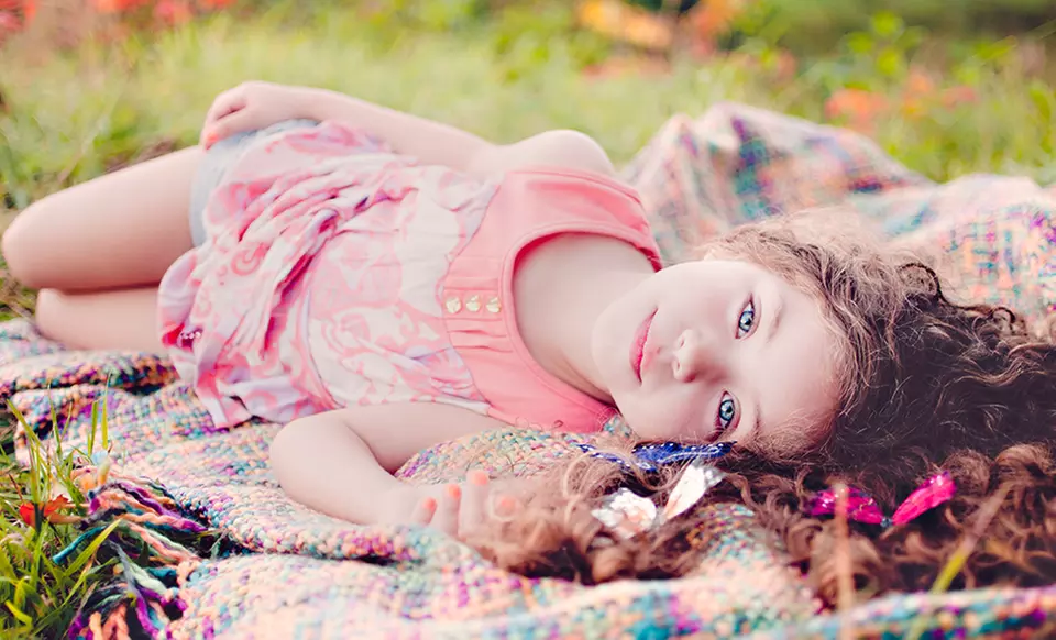 $89 for a 60-Minute On-Location Photo Shoot with Prints from Raquel Goncalves Photography ($340 Value) - Primary Image