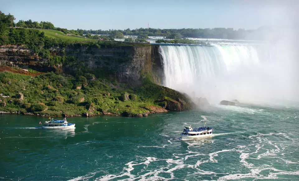 One-Night Stay with Breakfast, Dining Credit, and Shuttle Passes at Courtyard by Marriott Niagara Falls   - Primary Image