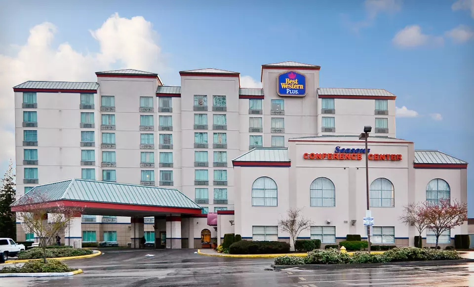 1- or 2-Night Stay at Best Western Plus Evergreen Inn & Suites in Greater Seattle - Primary Image