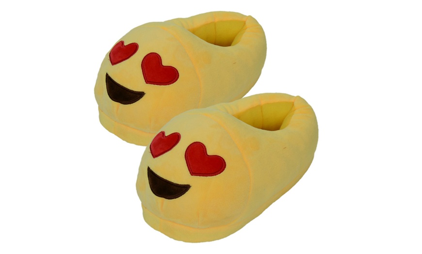 Image 4: Kids' Emoji Slippers 