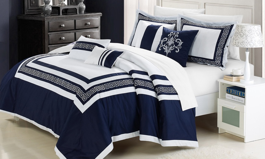 Embroidered Comforter Sets 