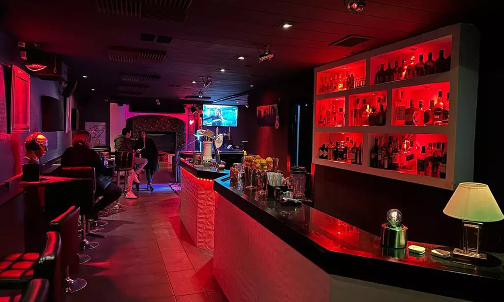 Menú con  hot dogs en Quatre Cocteleria