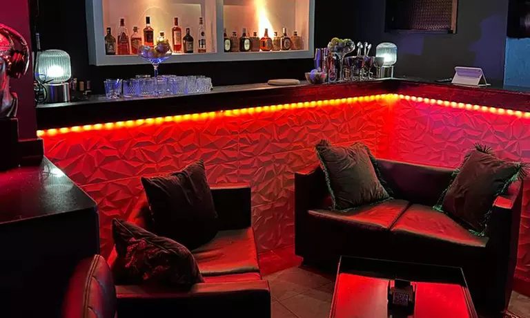 Menú con  hot dogs en Quatre Cocteleria