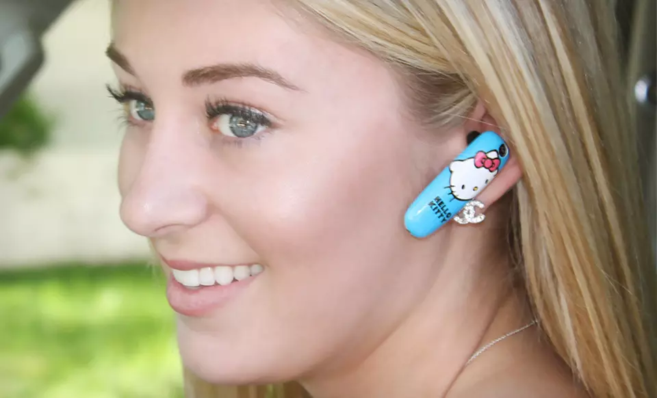 $25 for an Earloomz Patterned Bluetooth Headset ($34.99 List Price). 20 Designs Available. Free Shipping and Returns. - Second Medium