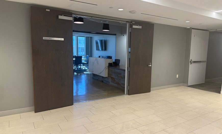 Image 2: Experience Advanced Imaging with 3D/4D or 8K Ultrasound Packages