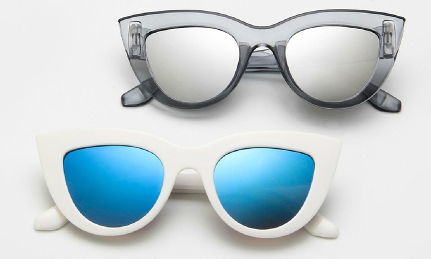 Image 2: Cat Eye Oversized Sunglasses