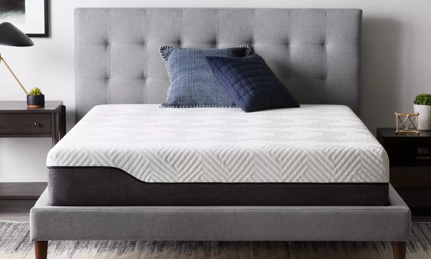 Lucid 10" Bamboo Charcoal and Aloe Vera Hybrid Mattress - Primary Image