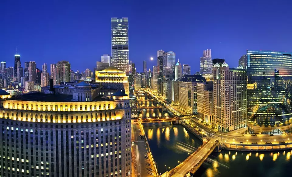 Stay at Holiday Inn Chicago Mart Plaza in River North - Primary Image
