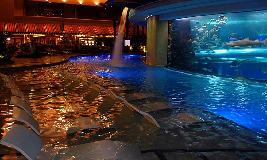 Image 9: 4-Star Vegas Casino Hotel with Resort Credit